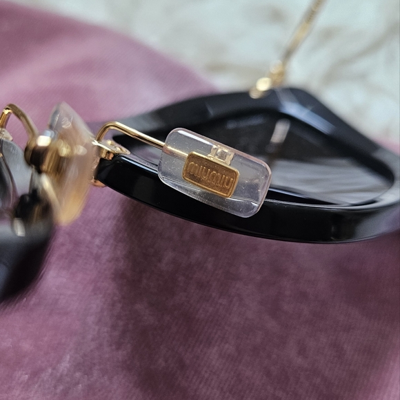 MIU MIU Cateye Sunglasses - Picture 4 of 10